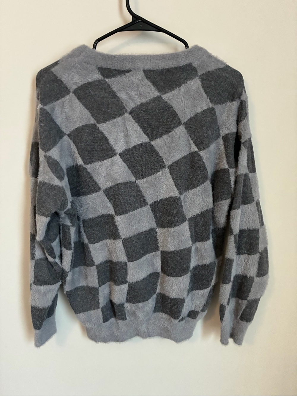 Simply Southern Gray Checkered Fuzzy Sweater Size Medium - Picture 8 of 9